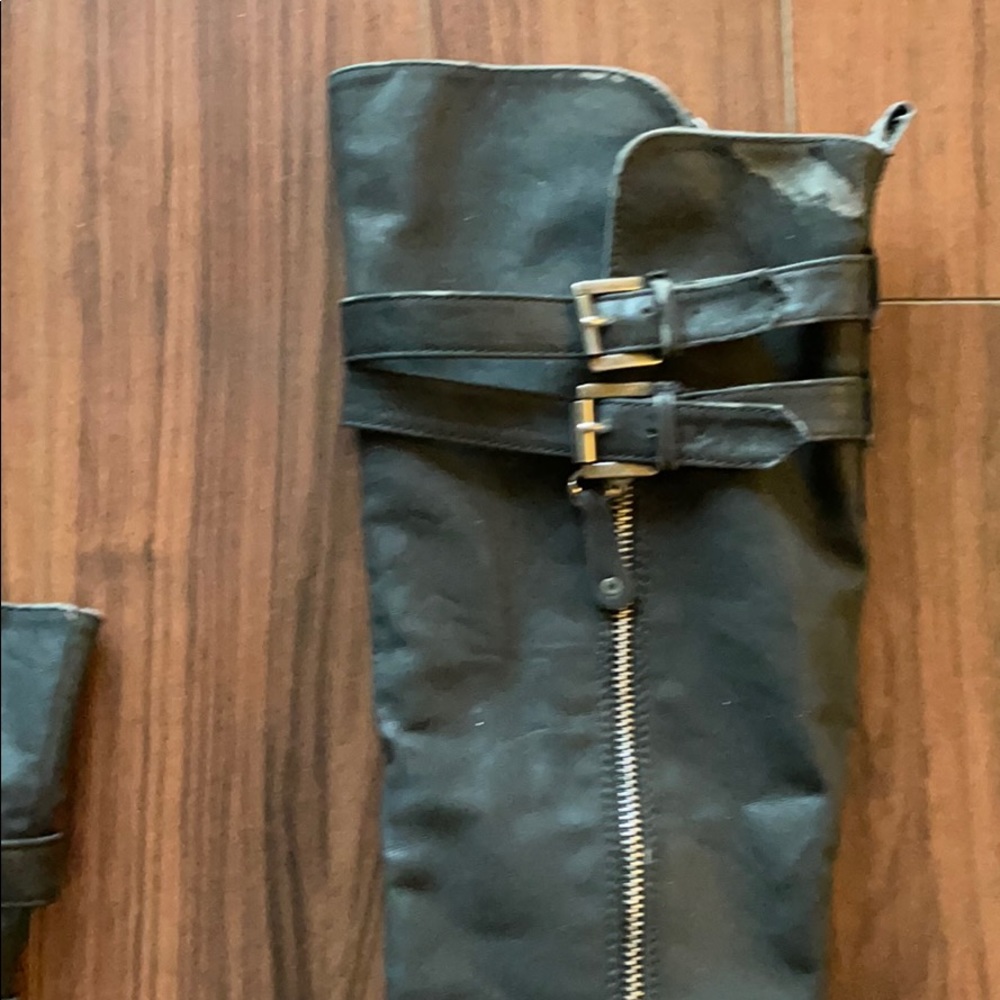 Flat Distressed Boots w/ Buckles - Picture 5 of 14